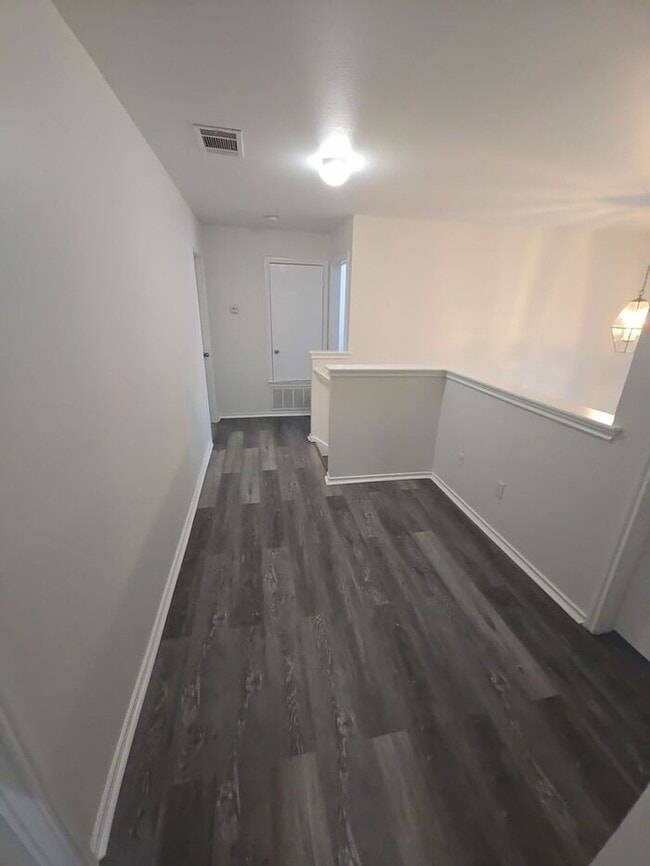 Building Photo - Spacious 4-Bedroom Home with Large Backyar...