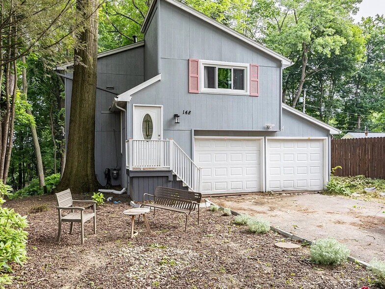 Building Photo - 148 Chestnut Hill Dr