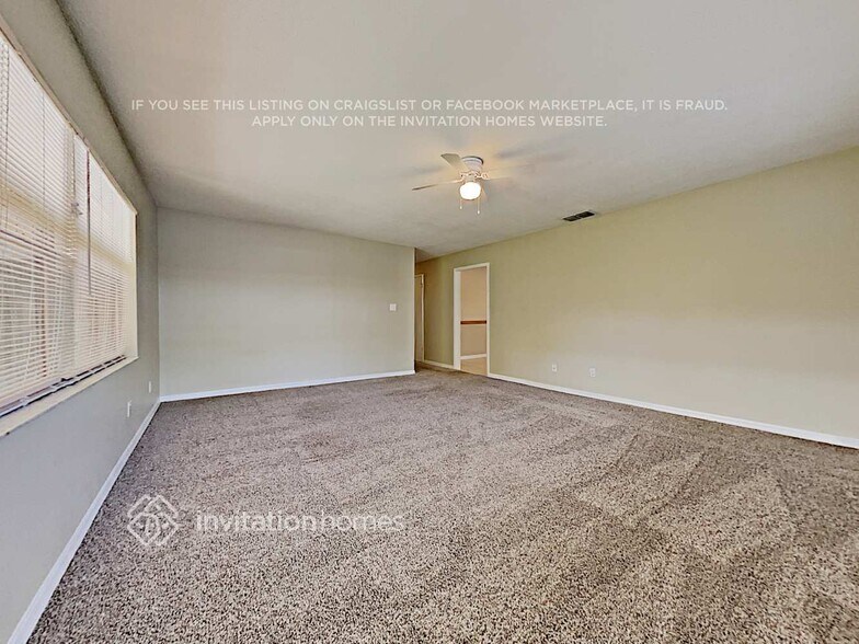 Building Photo - 384 St Dunstan Way