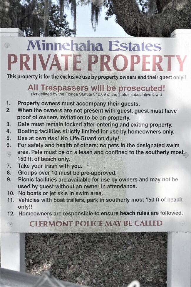 Building Photo - Modest 3 Br/1.5 Bath in Established Neighborhood