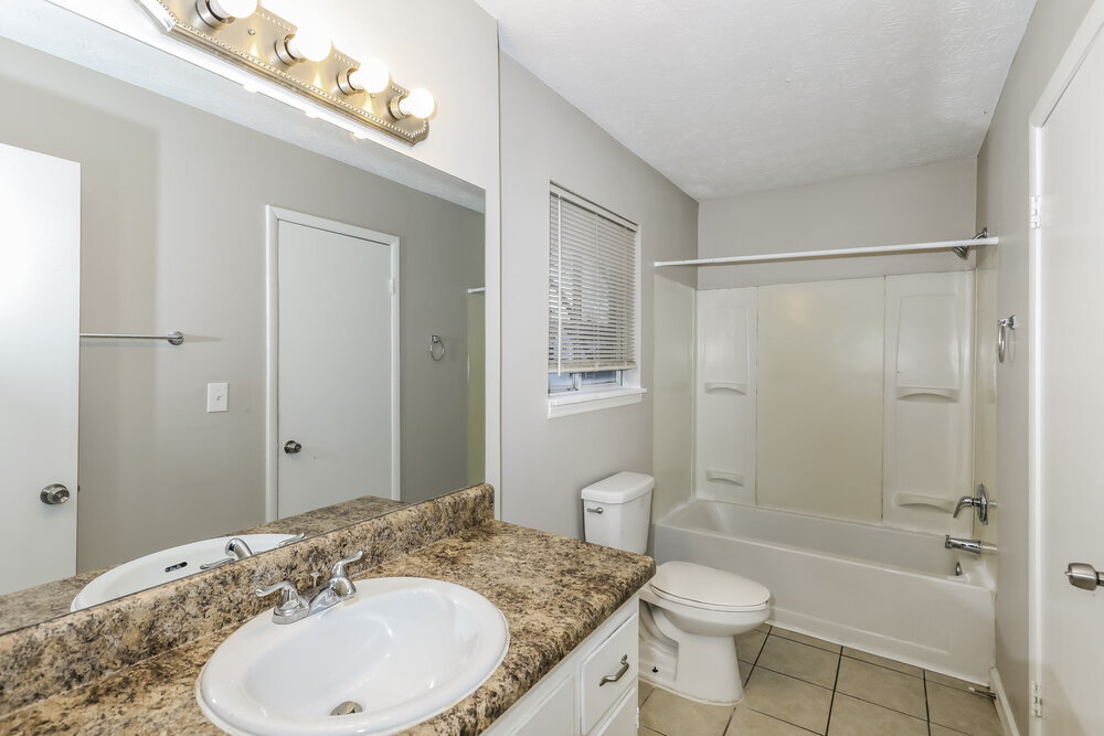 Building Photo - 5789 Northfield Dr