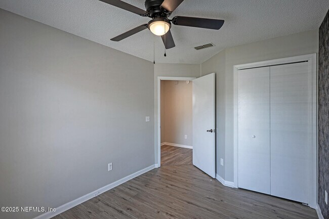 Building Photo - 7728 Pikes Peak Dr