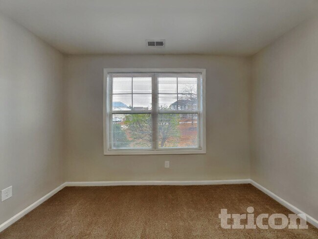 Building Photo - 295 New Castle Ln