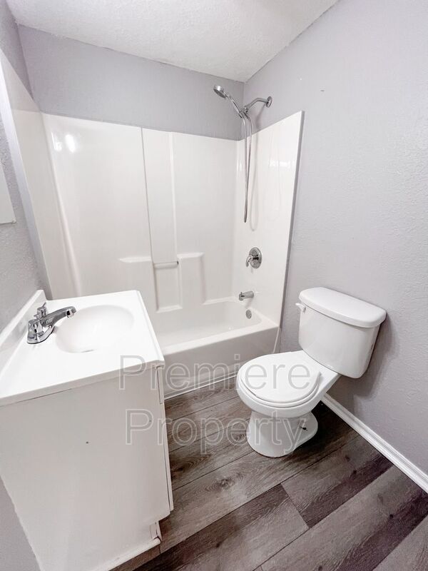 Building Photo - 5128 Booth Ave
