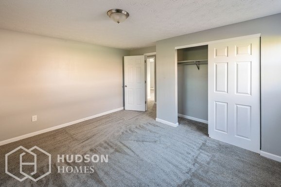 Building Photo - AVAILABLE NOW! - 2262 ROXANNA DR, CINCINNA...