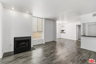 Building Photo - 500 S Barrington Ave
