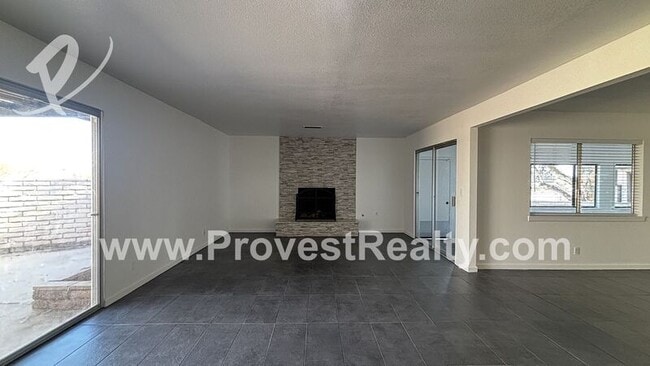 Building Photo - 11889 Jacaranda Ave