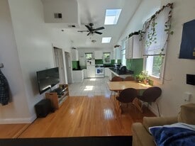 Building Photo - 4315 River Rd NW