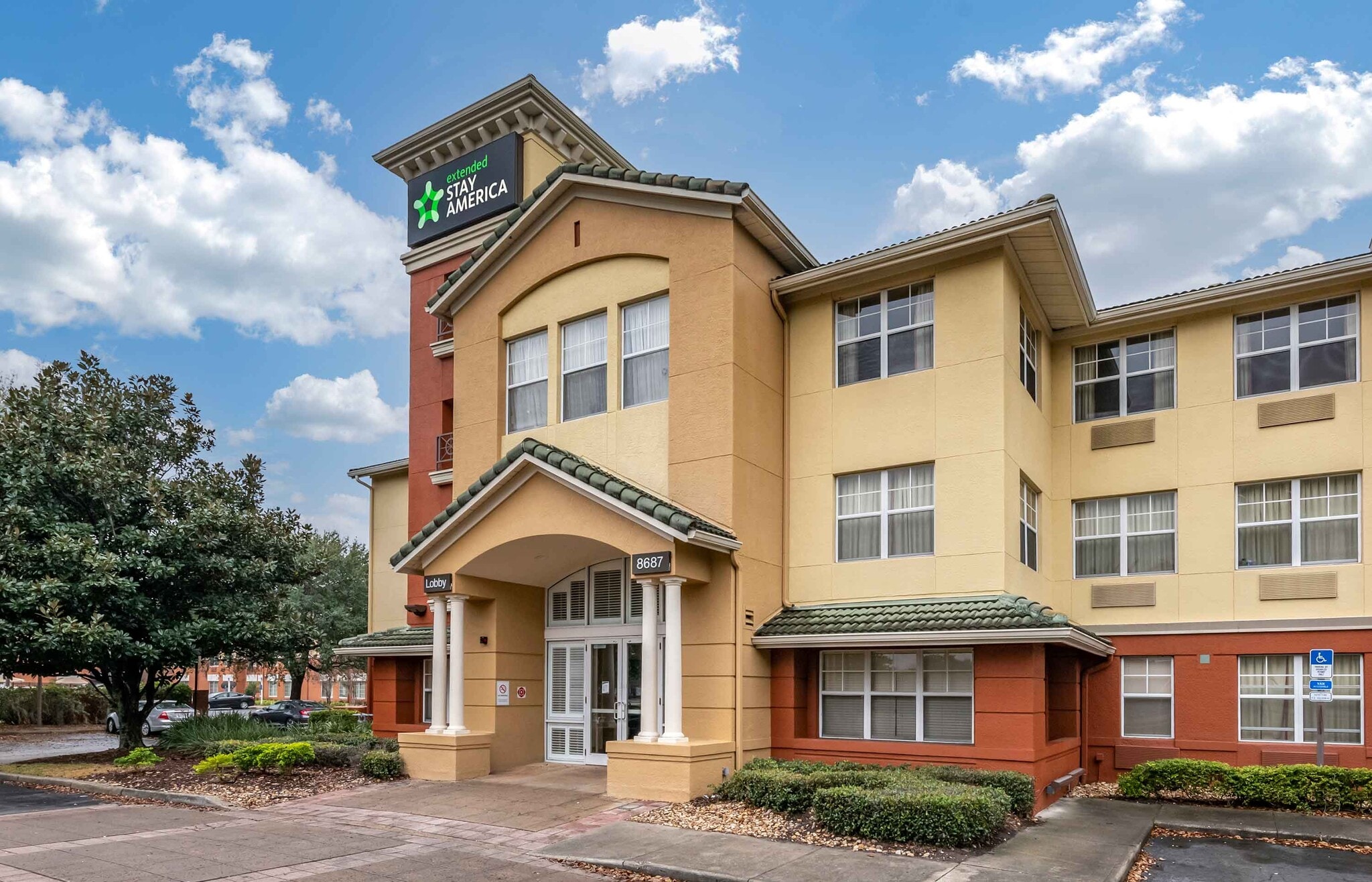 Building Photo - Furnished Studio-Orlando - Southpark - Com...
