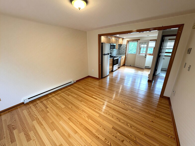 Building Photo - 10 Waverly Pl