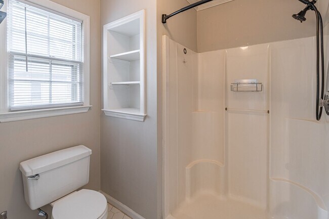 Building Photo - Welcome to this stunning 4-bedroom, 3-bathroom home located in the vibrant neighborhood of Kriste...