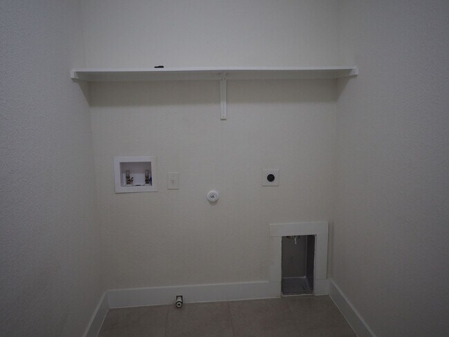 Building Photo - Beautiful two level Condo