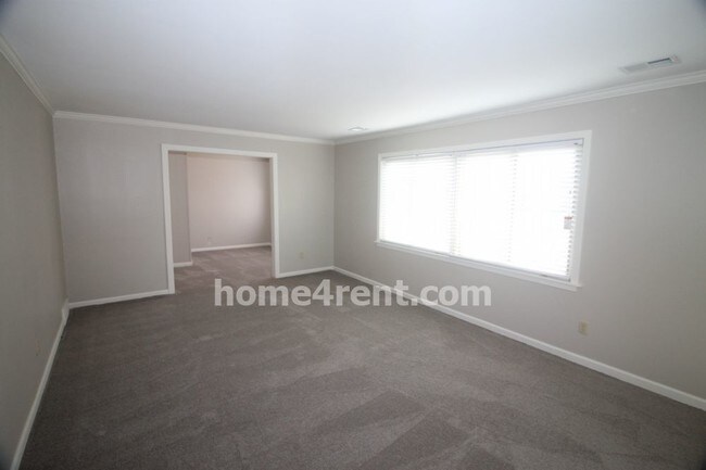 Building Photo - 2224 W 79th St