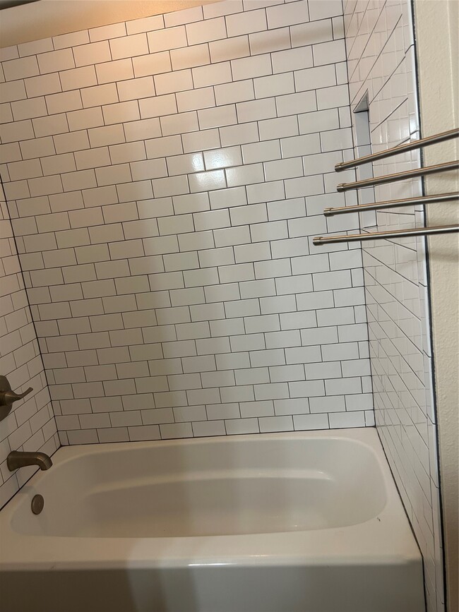 Building Photo - 23831 Pebworth Pl