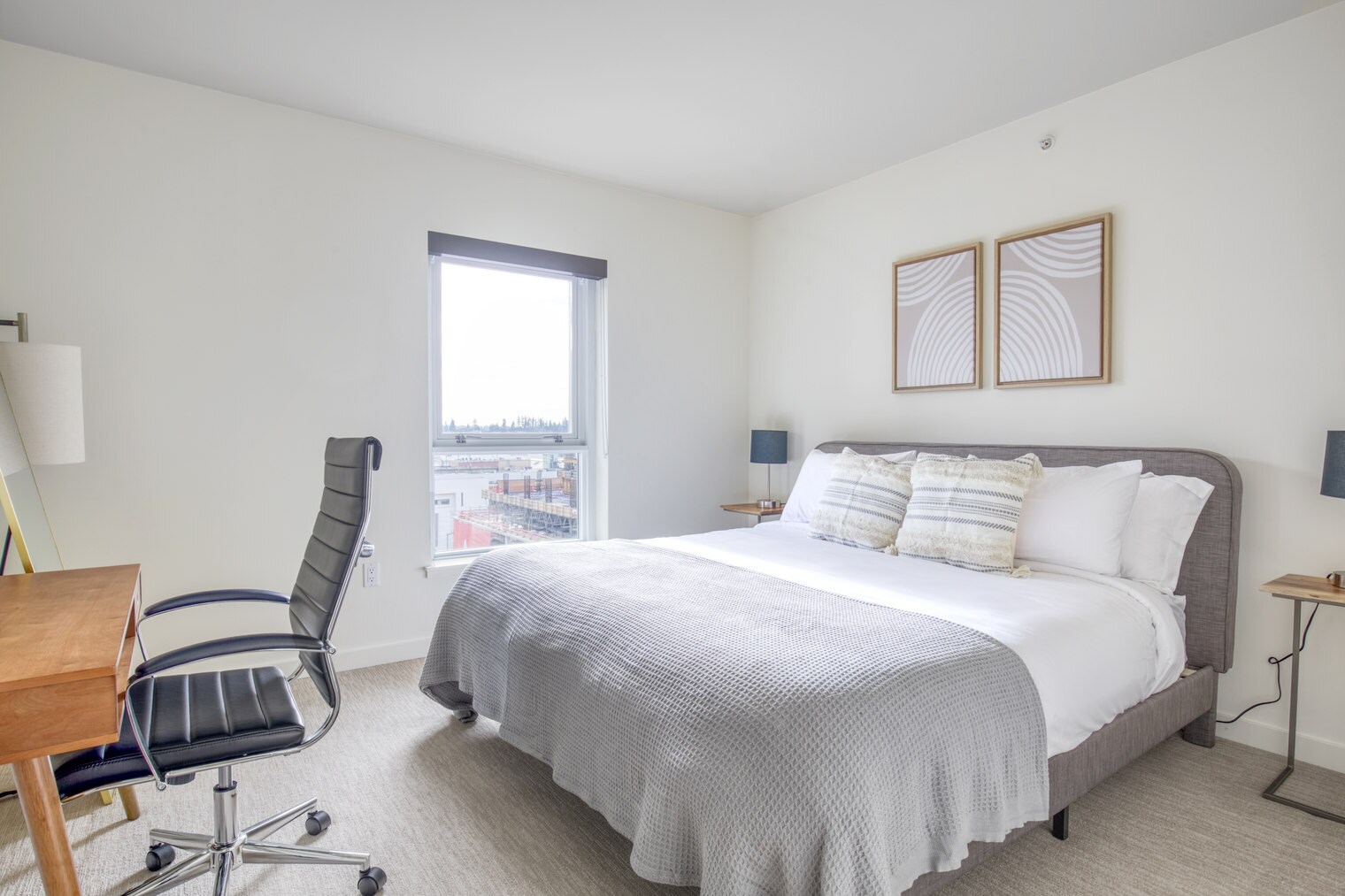 Building Photo - 10349 NE 10th St