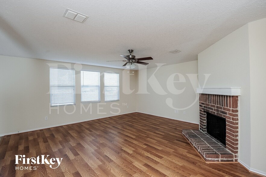 Building Photo - 4004 German Pointer Way