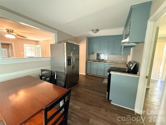 Building Photo - 1120 Claremont Rd