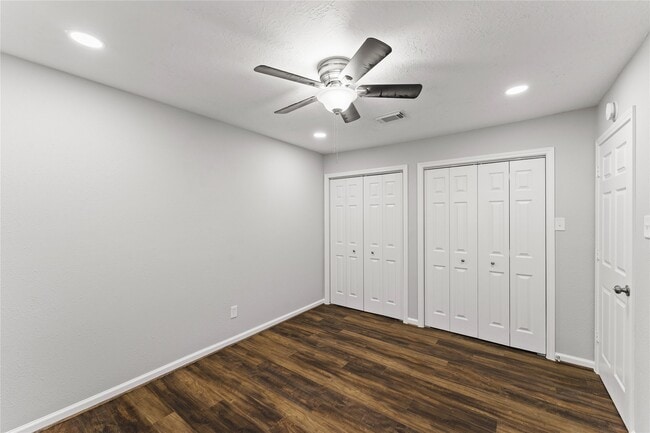 Building Photo - 4826 Brooklawn Dr