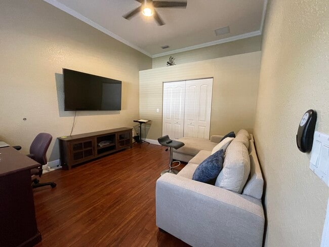 Building Photo - 8134 Bautista Way