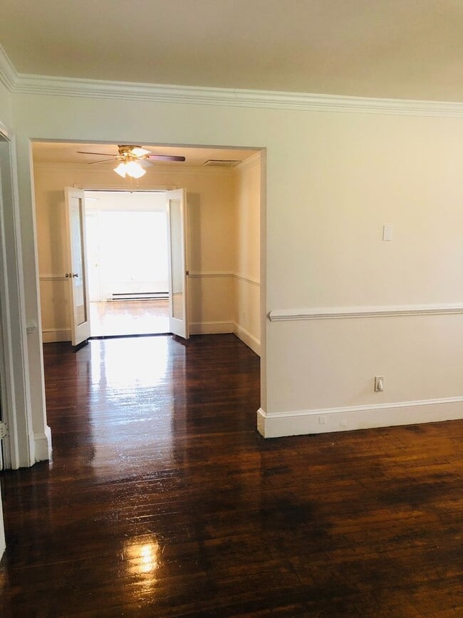 Building Photo - Adorable 3 bdrm/1.5 bath Home on a Corner ...
