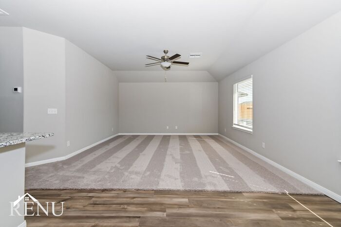 Building Photo - 1705 Maroon Dr