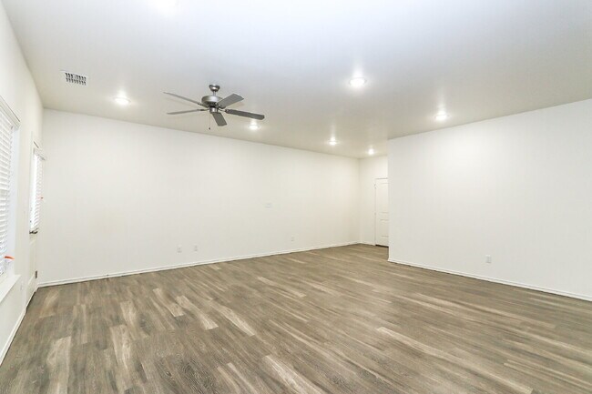 Building Photo - Beautiful Town Homes in NW Lubbock