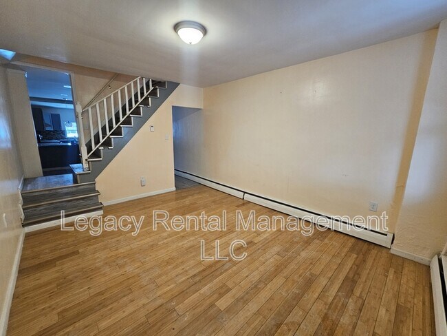 Building Photo - 156 Washington St