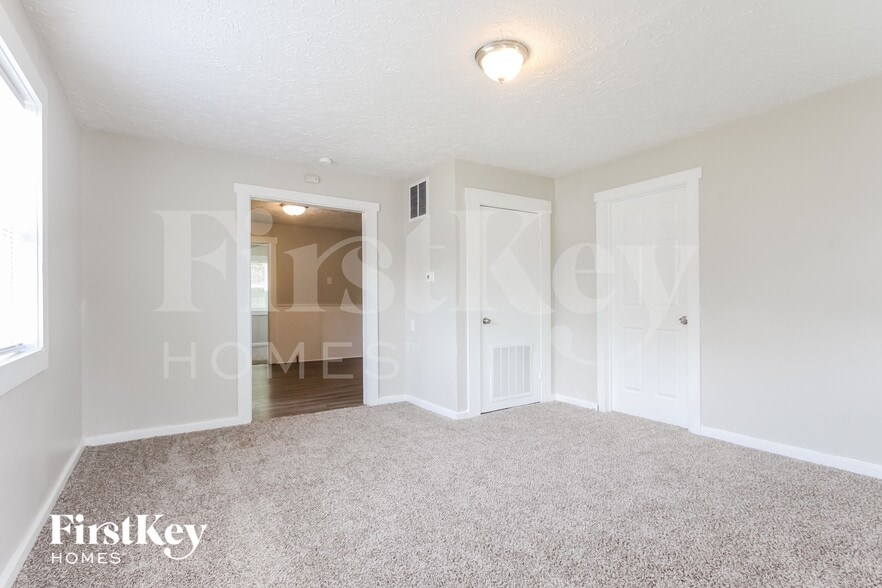 Building Photo - 2752 S Rybolt Ave