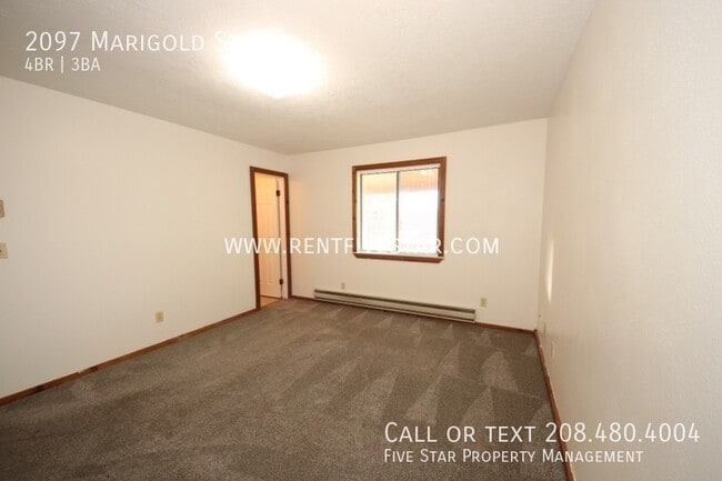 Building Photo - 2097 Marigold St