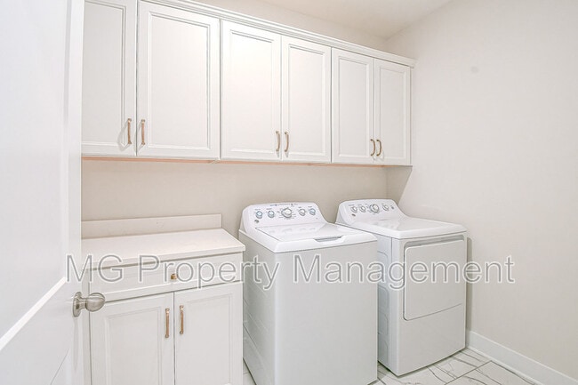Building Photo - 4714 Blanchard Wy