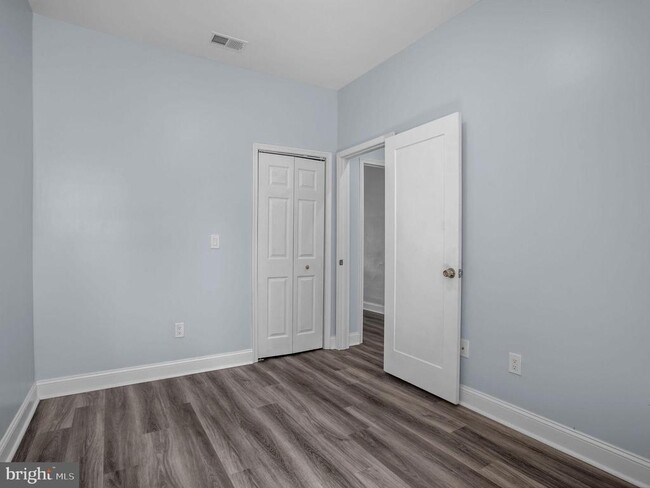 Building Photo - 1529 N 28th St