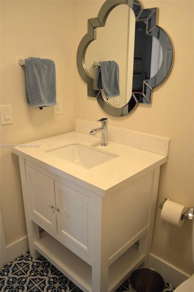 Building Photo - 4708 SW 67th Ave