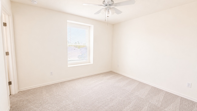 Building Photo - Spacious 2 Story Home - 4BR/ 2.5BA/ 2 Car Garage in Parrish