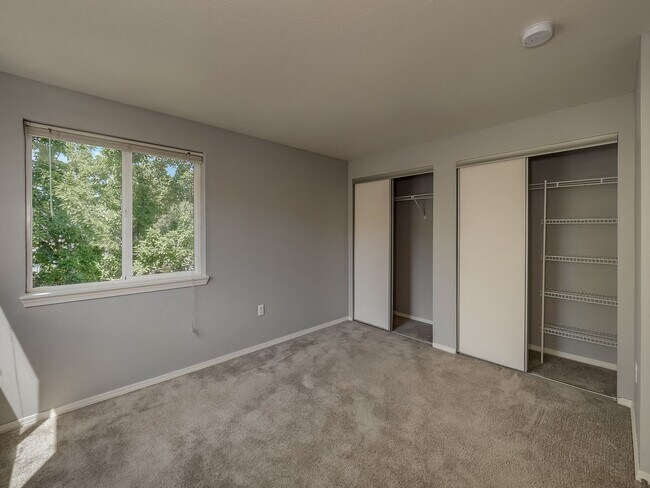 Building Photo - The ideal space to balance life, work and ...