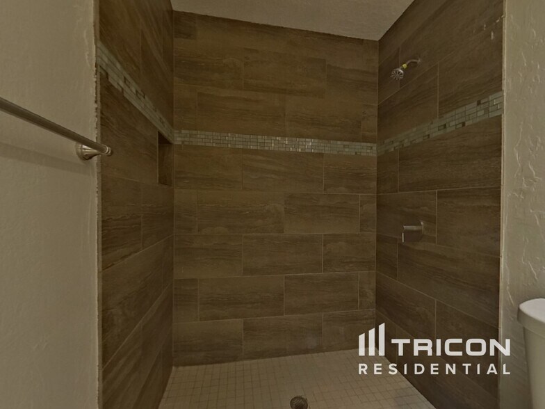 Building Photo - 616 Via Miramonte