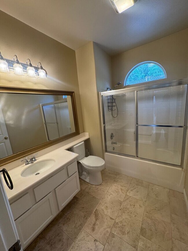 Building Photo - Beautiful 2 Bedroom/2 Bathroom + Bonus Room in Gated Community
