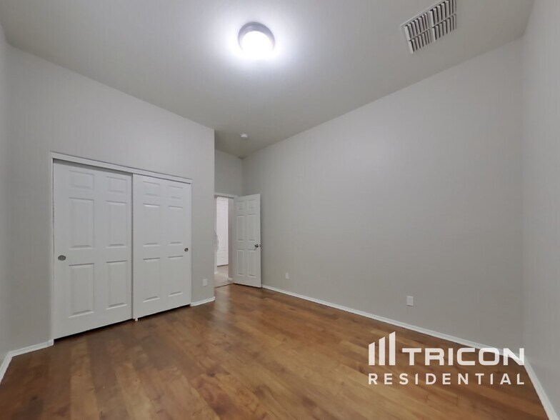 Building Photo - 13570 W Port Au Prince Ln