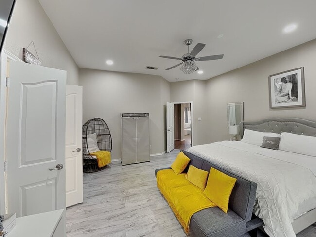 Building Photo - Charming Corner Lot Home in The Villages at Edgecliff – Crowley ISD!