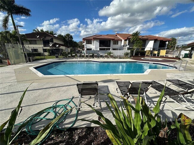 Building Photo - 9702 SW 138th Ave