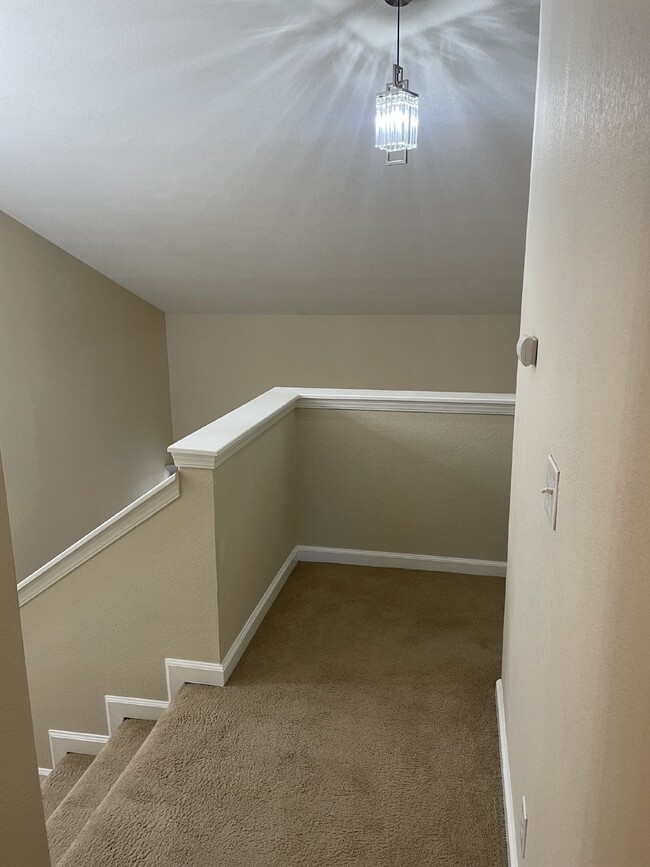 Building Photo - "Charming 3-Bedroom Townhouse with Spacious 1,725 Sq Ft Layout in Martinez, CA – Your Perfect Hom...