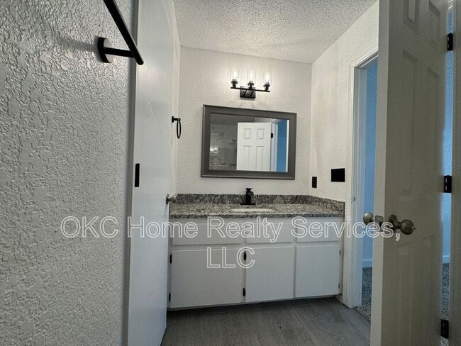 Building Photo - 2501 Kathy Ct