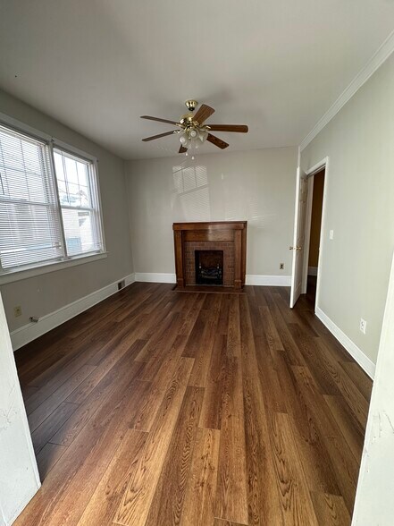 Building Photo - 437 Clark St