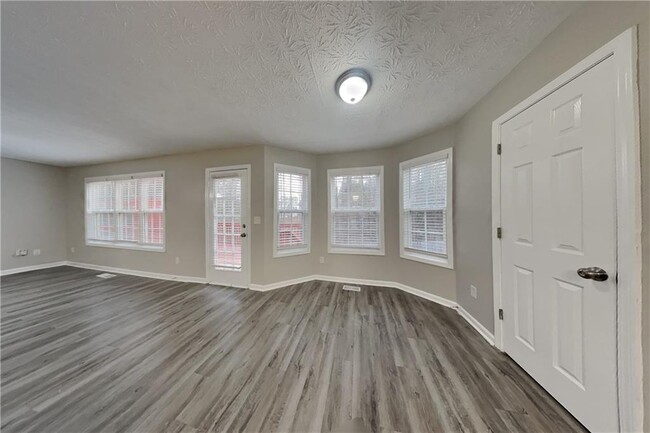 Building Photo - 1263 Melrose Forest Ln SE