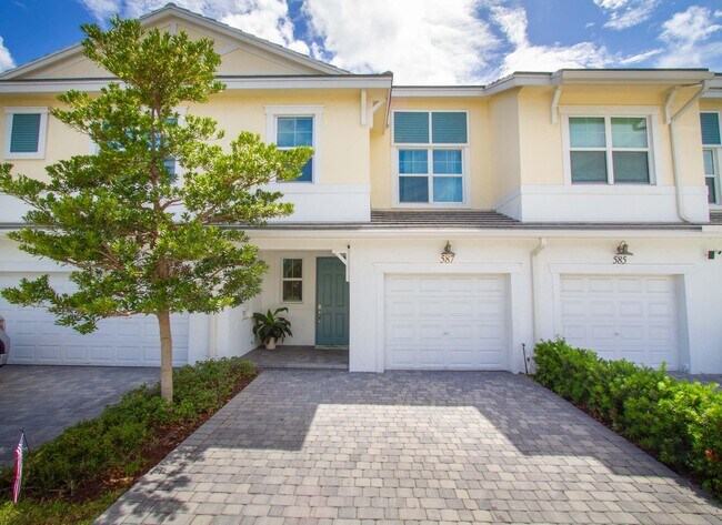 Building Photo - 587 Sanderling Cir