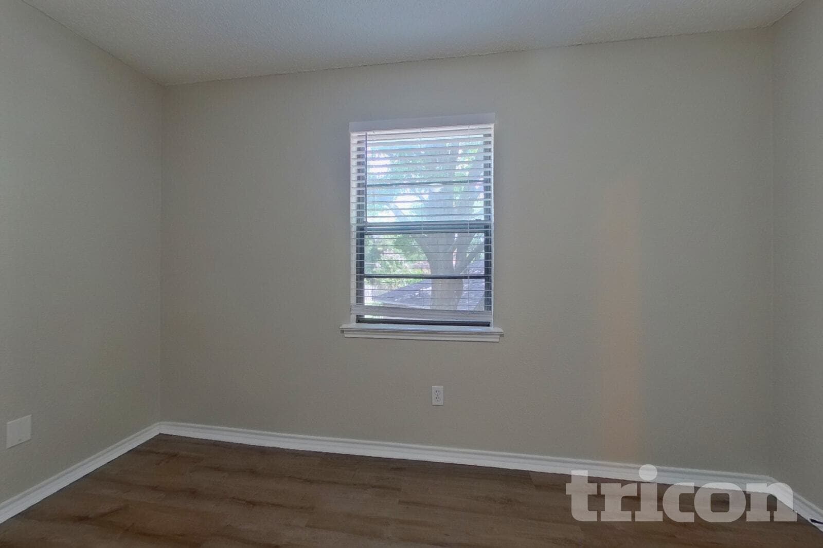 Building Photo - 509 Live Oak Dr