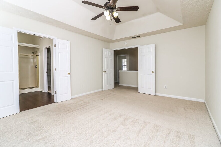 Building Photo - 3425 Sandlake Dr SW