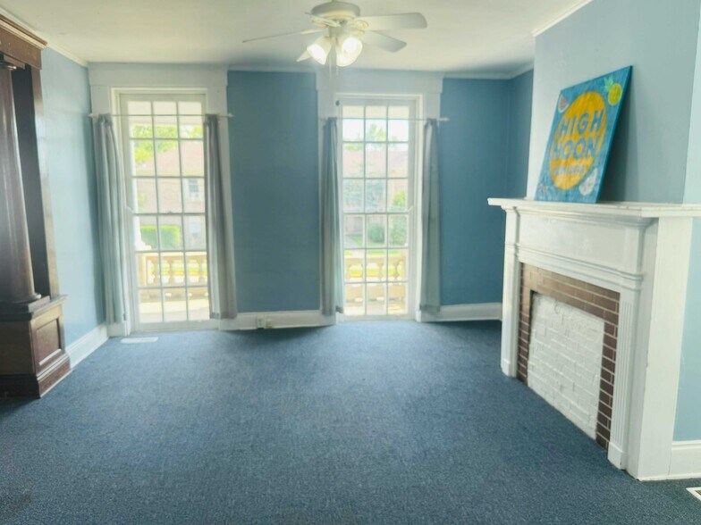 Parlor - 328 W High St