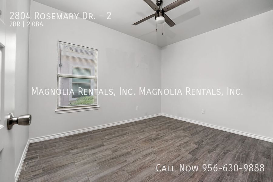 Building Photo - 2804 Rosemary Dr