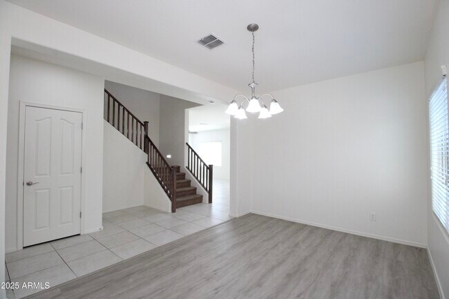 Building Photo - 1819 W Bonanza Dr