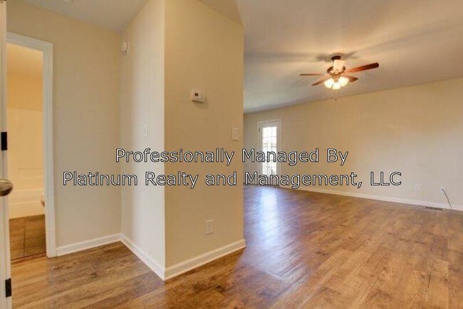 Building Photo - 1718 Thistlewood Dr